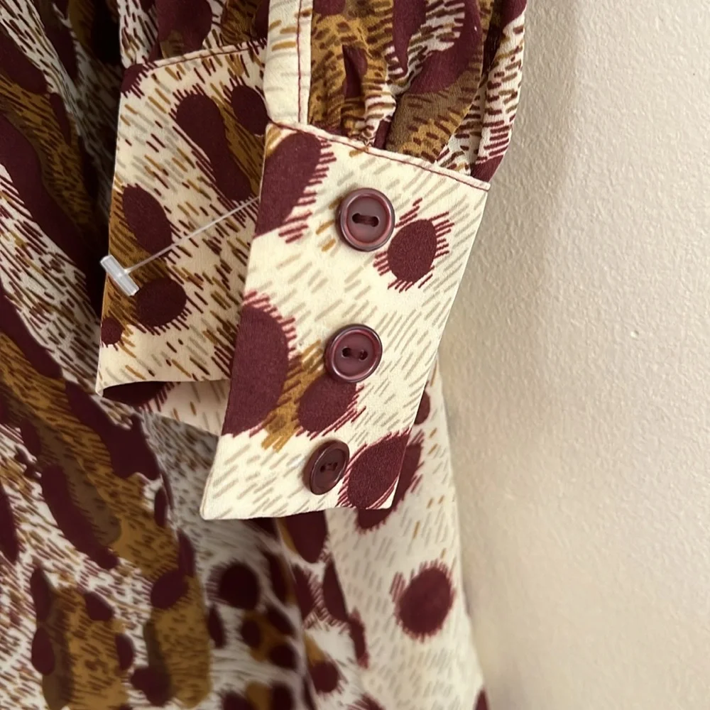 Parker Dress Size L • Deep front cut • Animal print with long Sleeves • - Picture 5 of 8